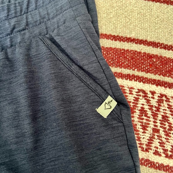 EUC Torrid Active crop joggers. Size 1. Navy color. Only worn once! - Picture 3 of 5